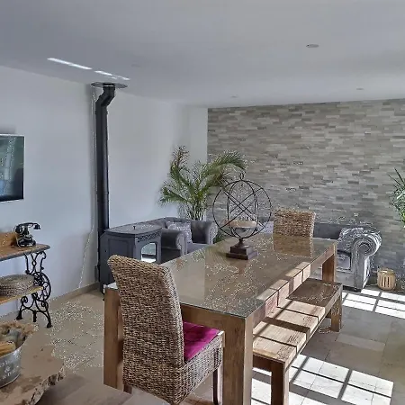 En Toute Simplicite Villa *